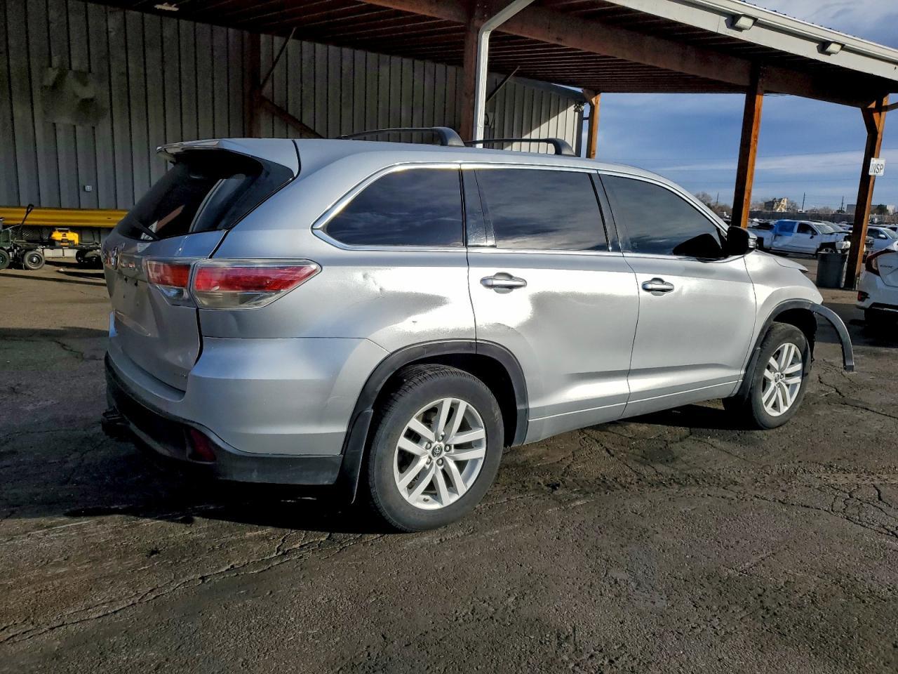 2016 Toyota Highlander Le - Фото 3