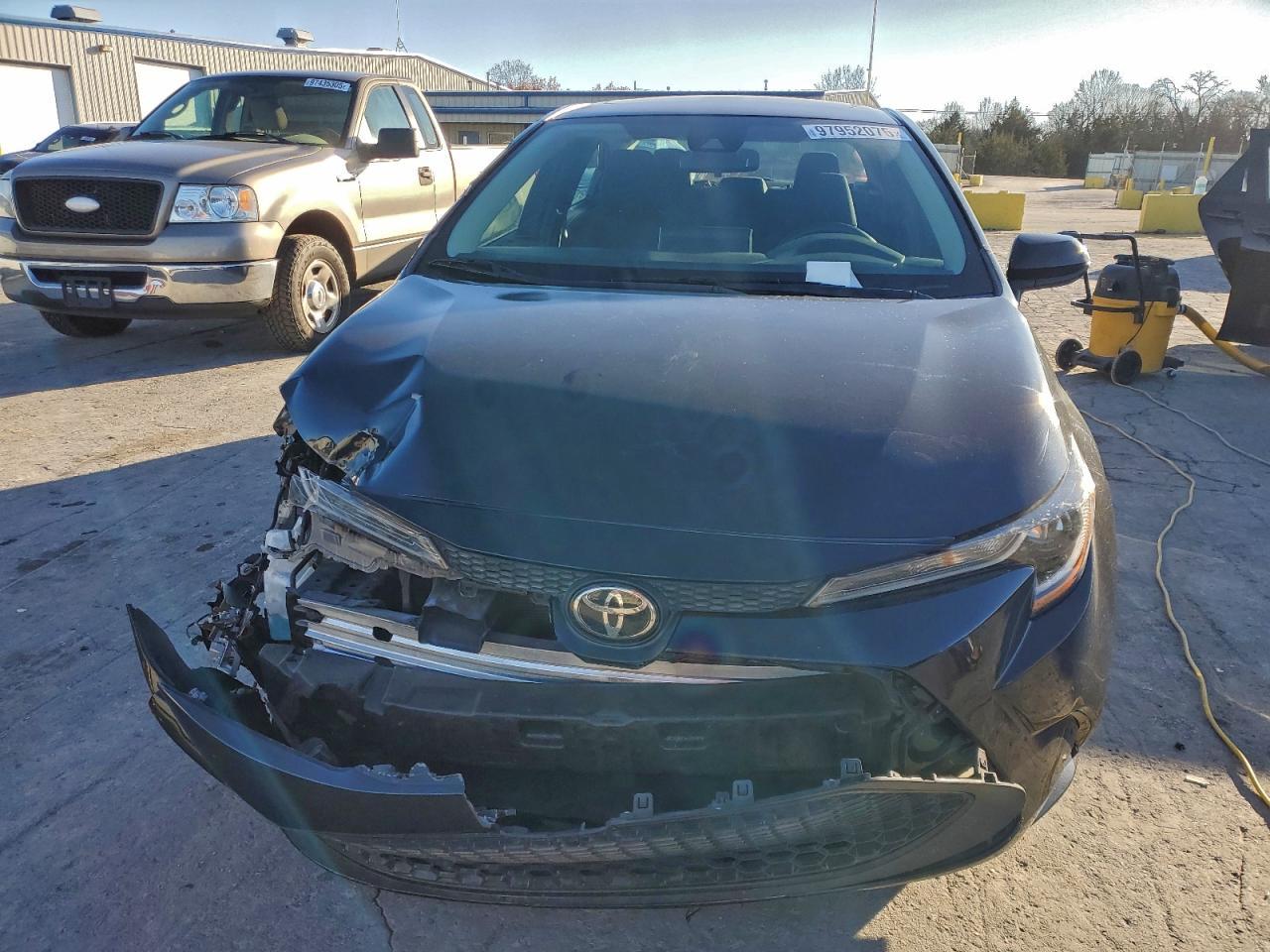 2020 Toyota Corolla Le - Image 5