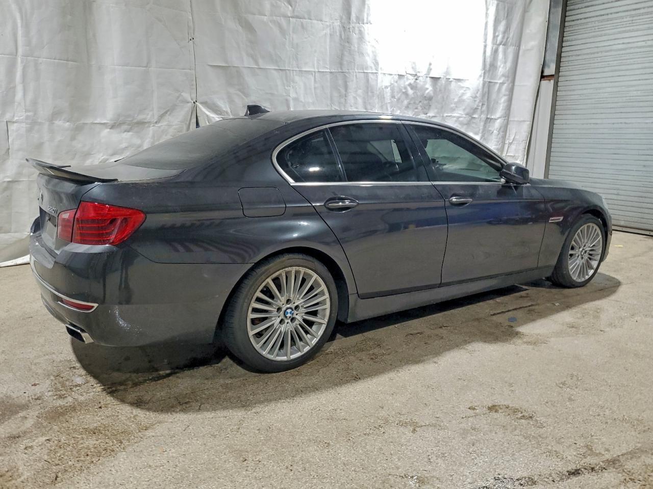 2015 BMW 550 Xi - Фото 3