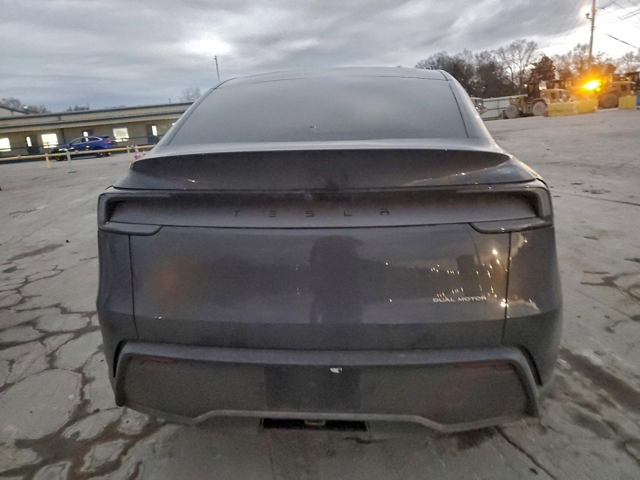 2026 Tesla Model Y - Фото 6