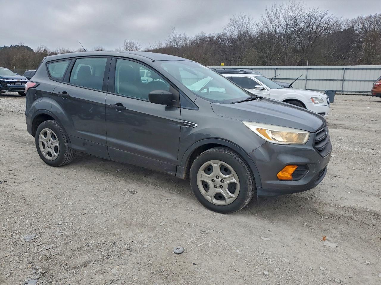 2017 Ford Escape S - Фото 4