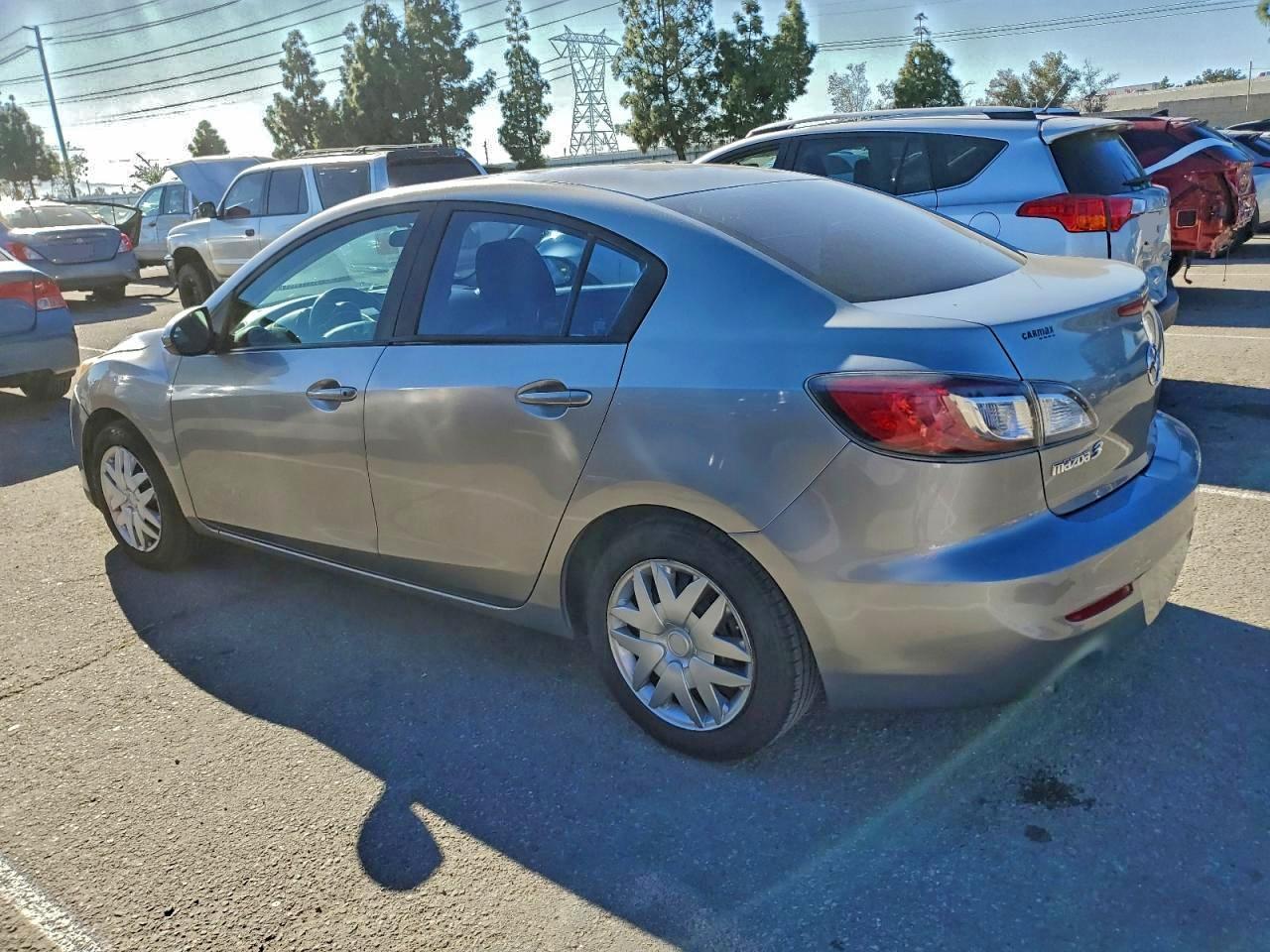 2012 Mazda 3 I - Image 2