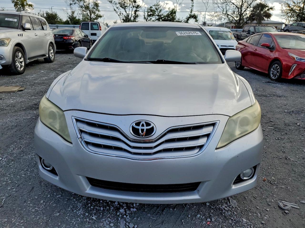 2010 Toyota Camry Se - Image 5