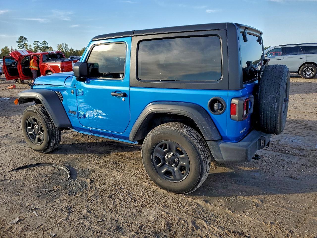 2023 Jeep Wrangler Sport - Фото 2