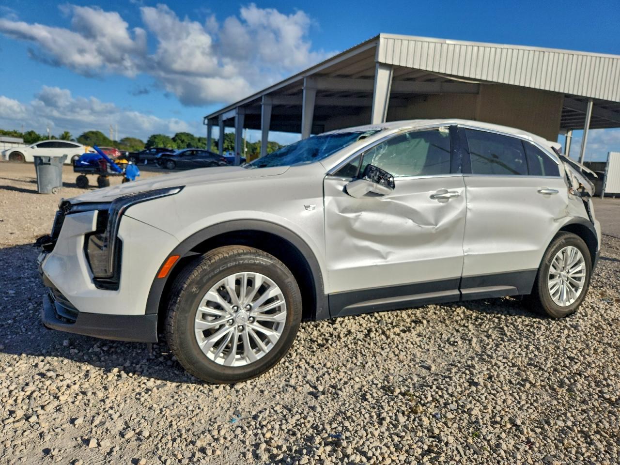 2024 Cadillac Xt4 Luxury