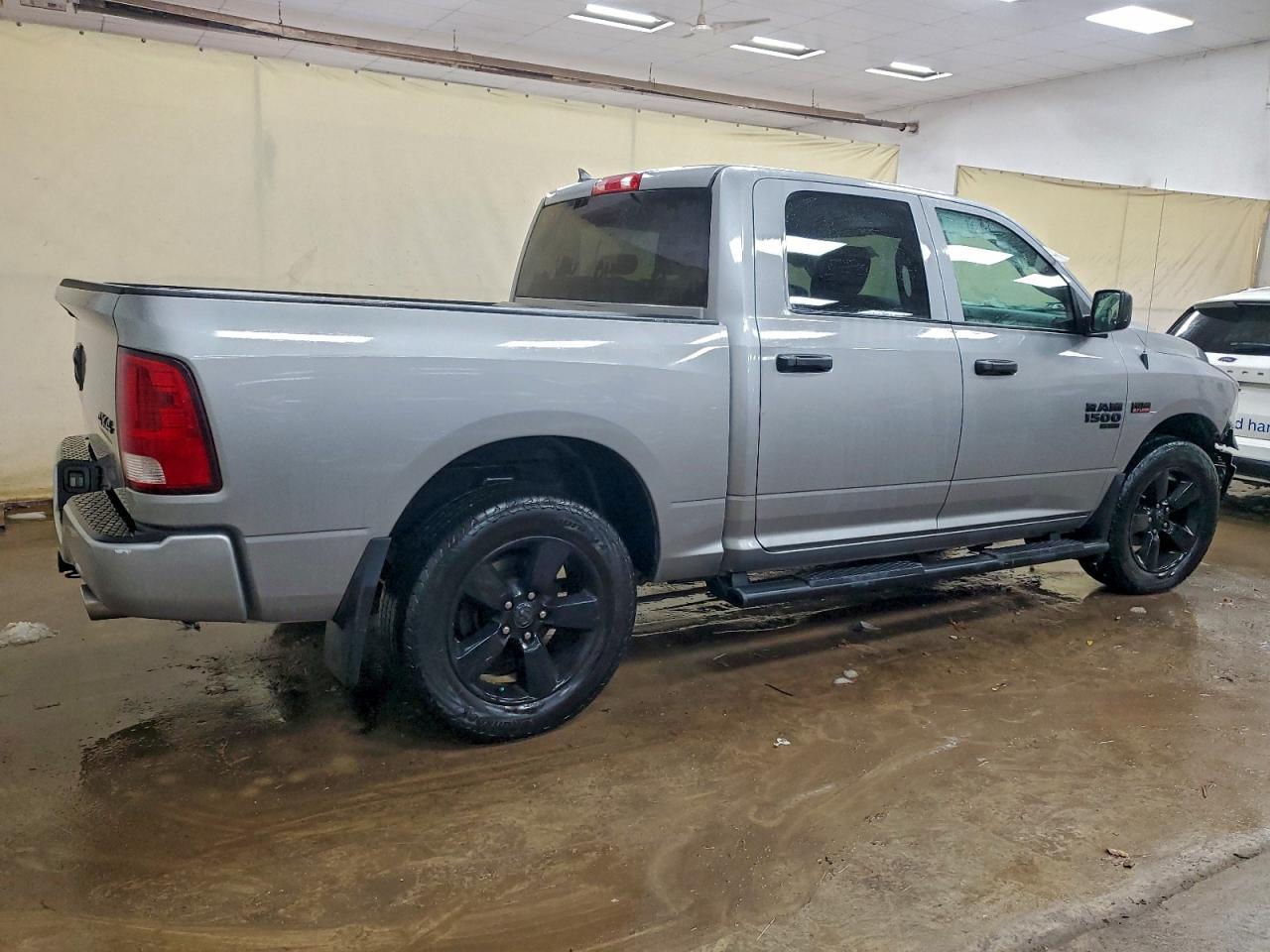 2020 Ram 1500 Classic Tradesman - Фото 3