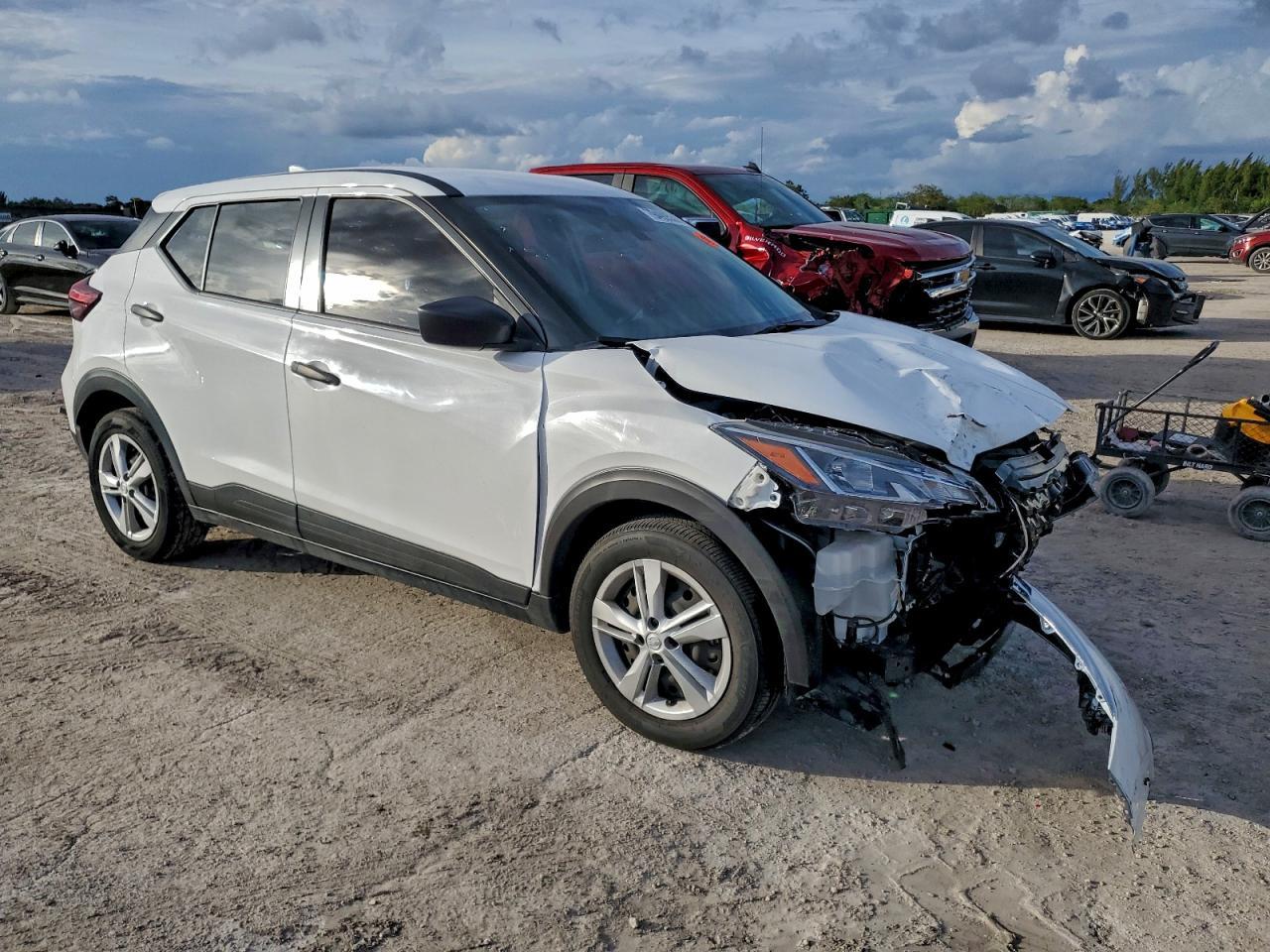 2023 Nissan Kicks S - Фото 4