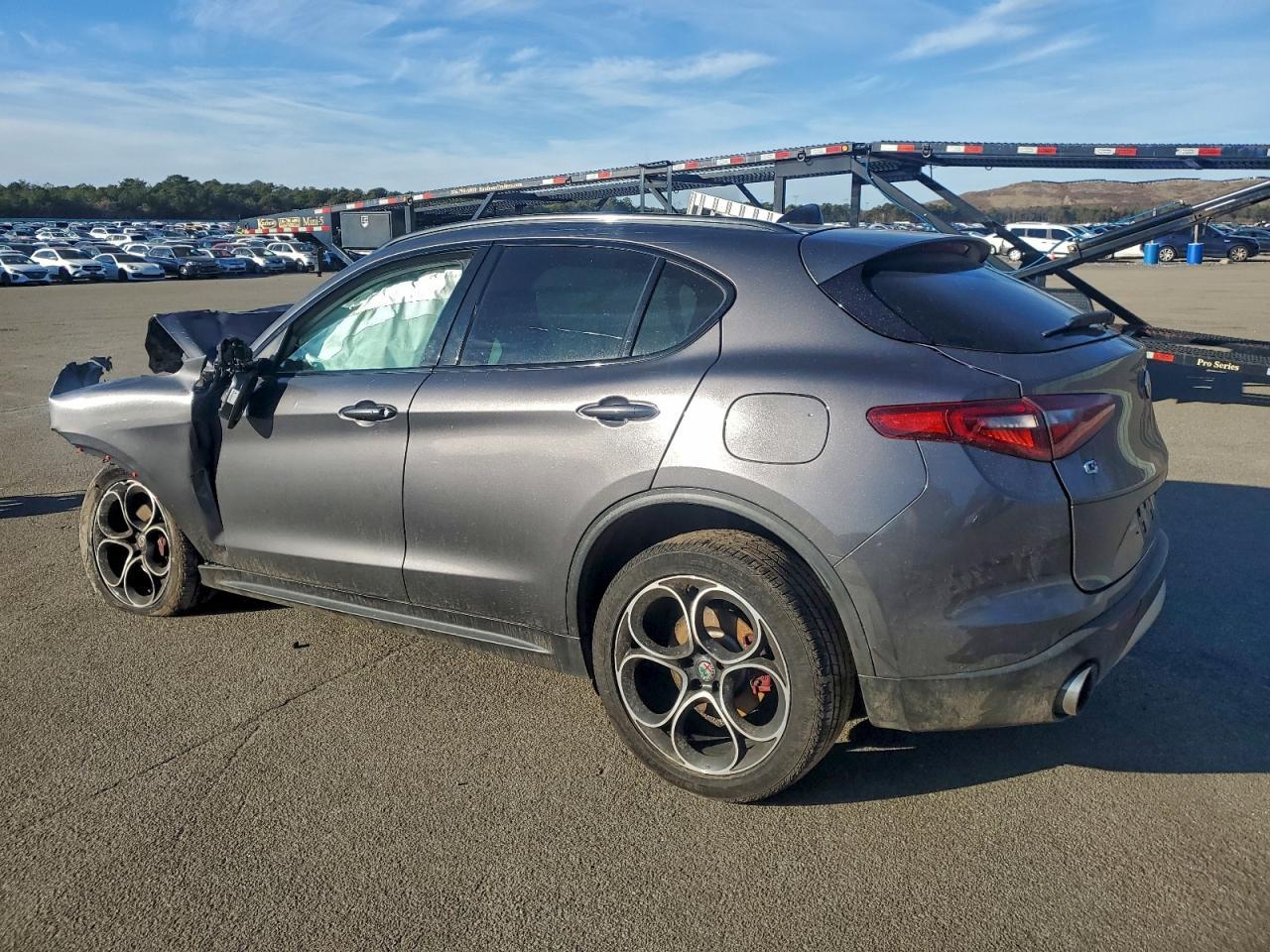 2019 Alfa Romeo Stelvio Ti - Фото 2