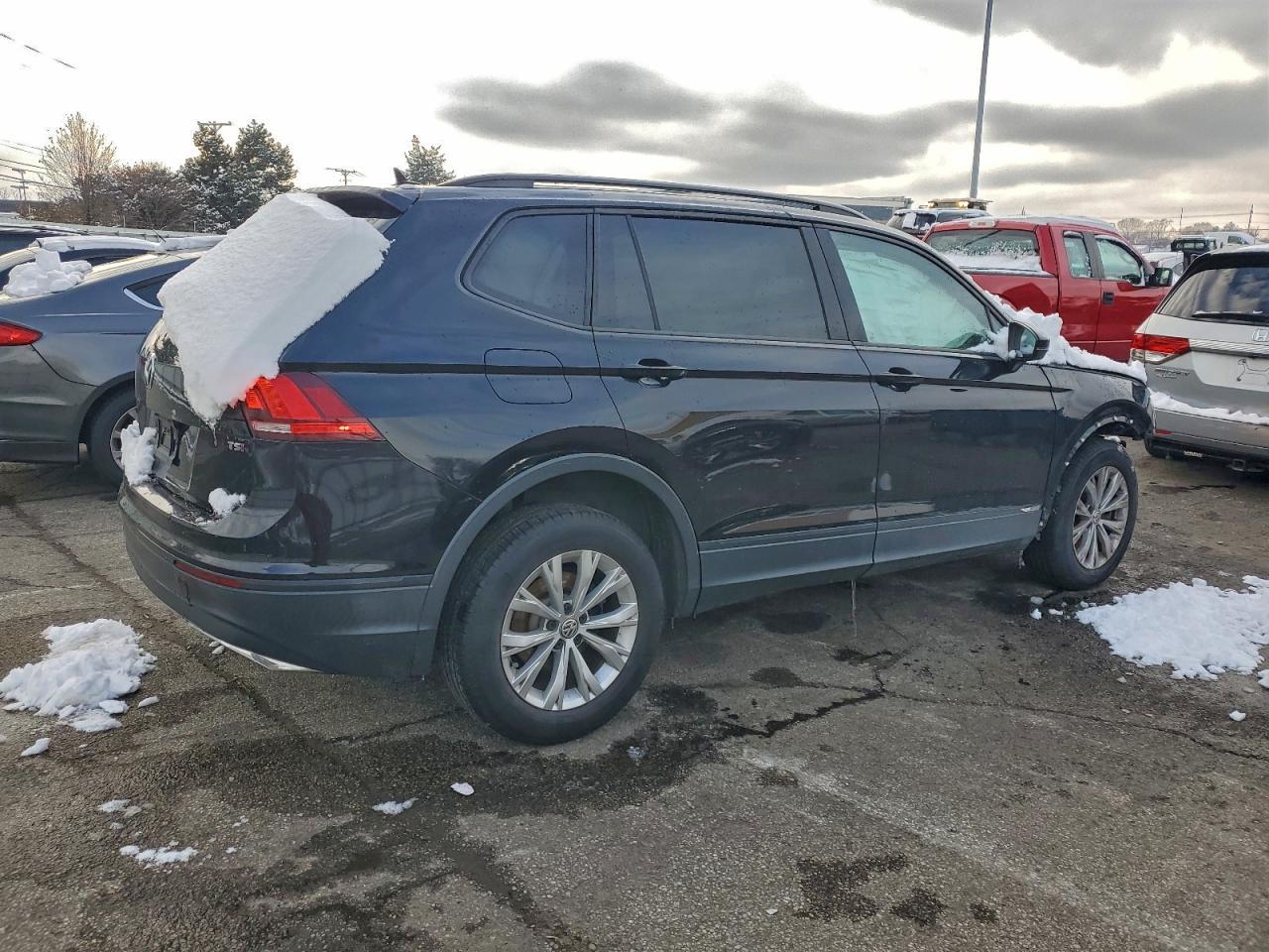 2020 Volkswagen Tiguan S - Фото 3