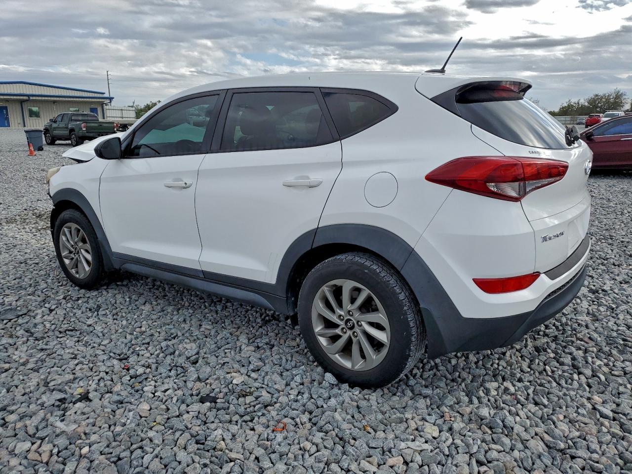 2017 Hyundai Tucson Se - Фото 2