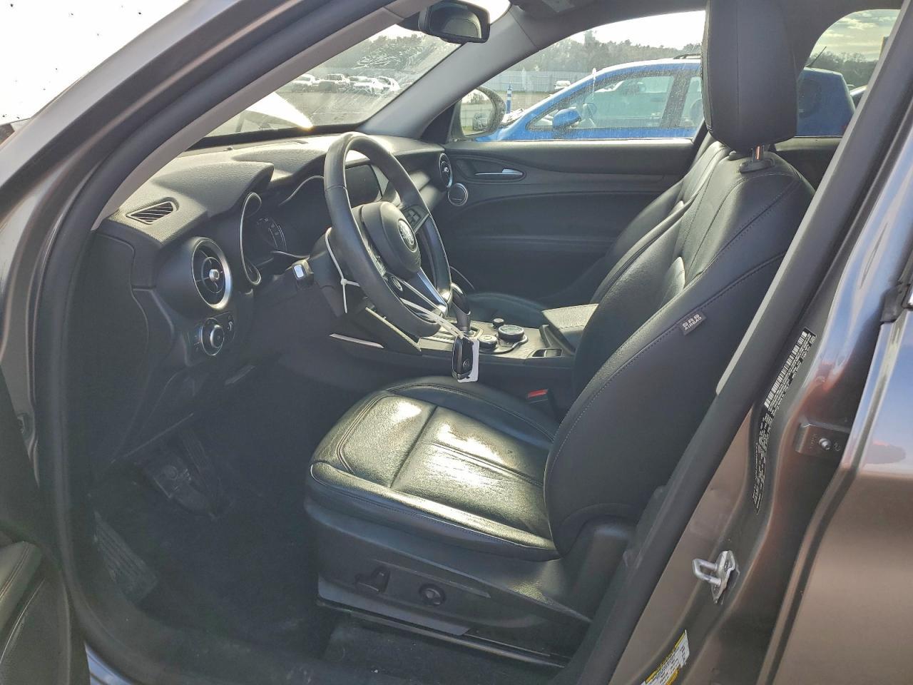 2018 Alfa Romeo Stelvio - Image 7