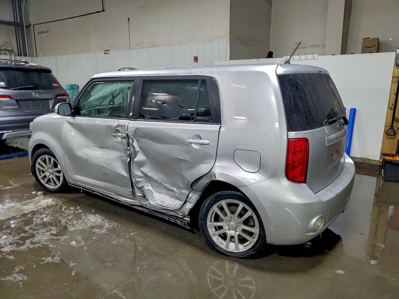2008 Scion Xb Base - Фото 2