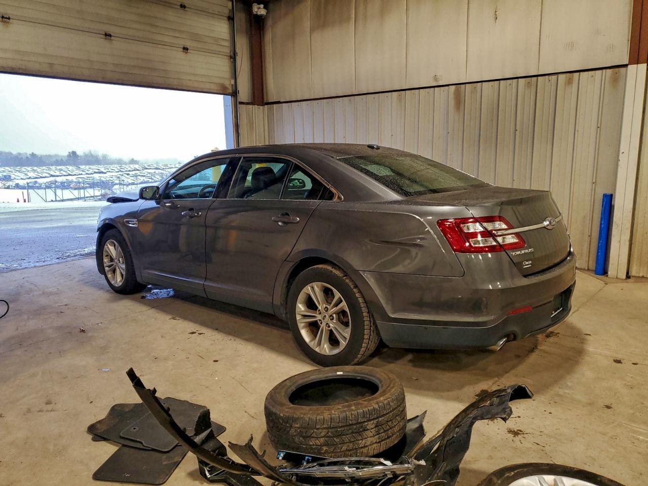 2015 Ford Taurus Sel - Фото 2