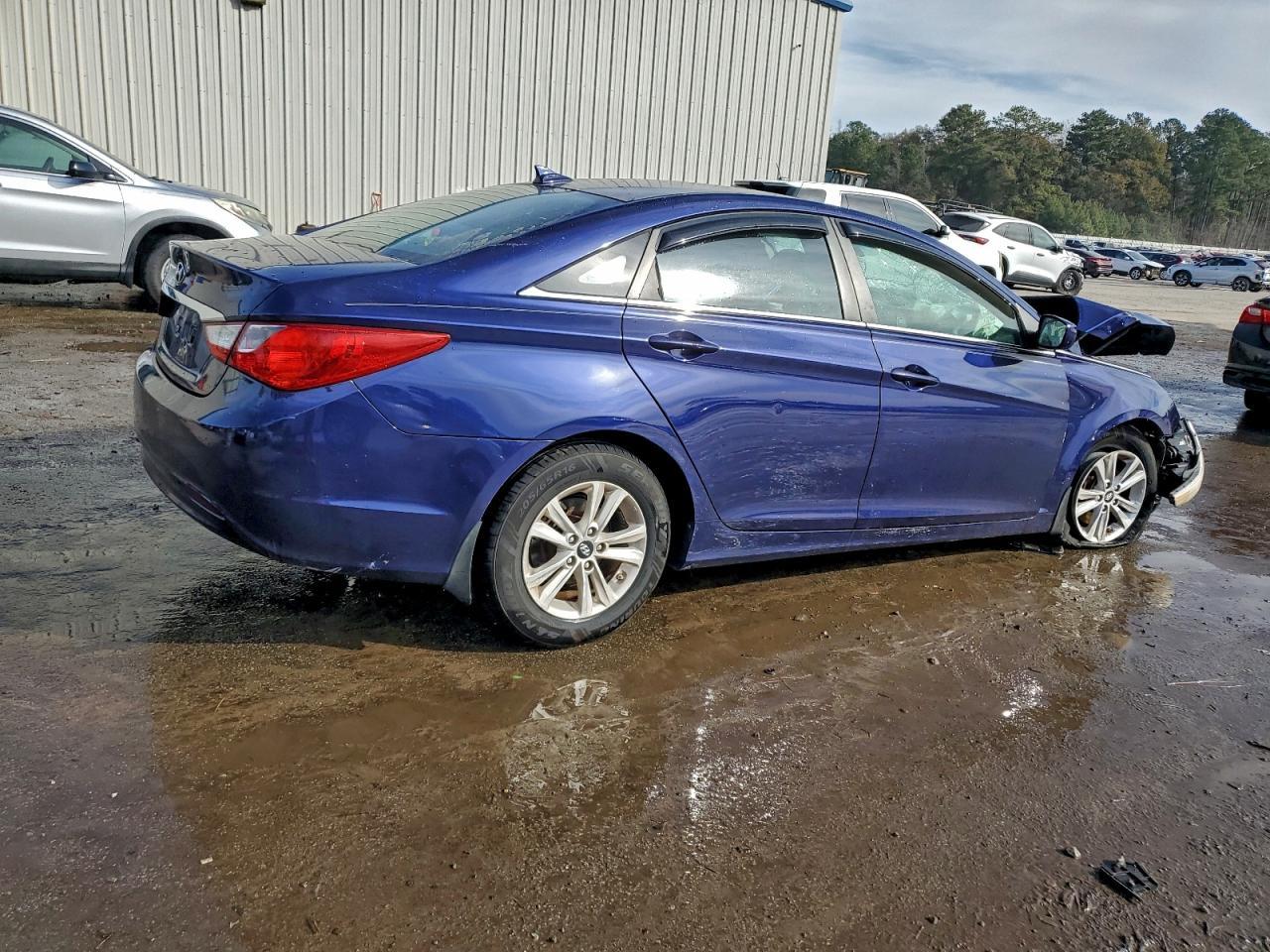 2012 Hyundai Sonata Gls - Image 3
