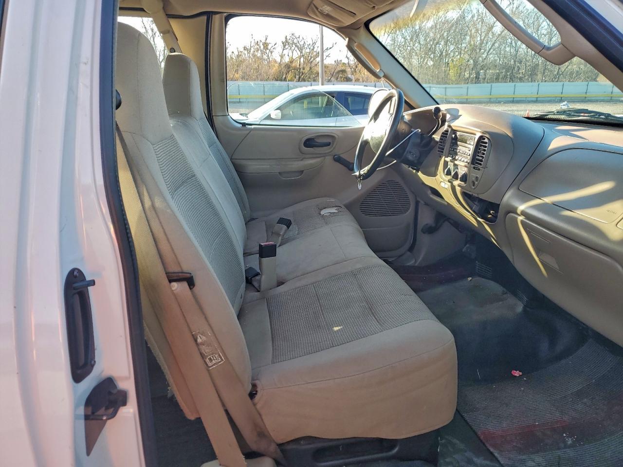 2003 Ford F150 - Image 7