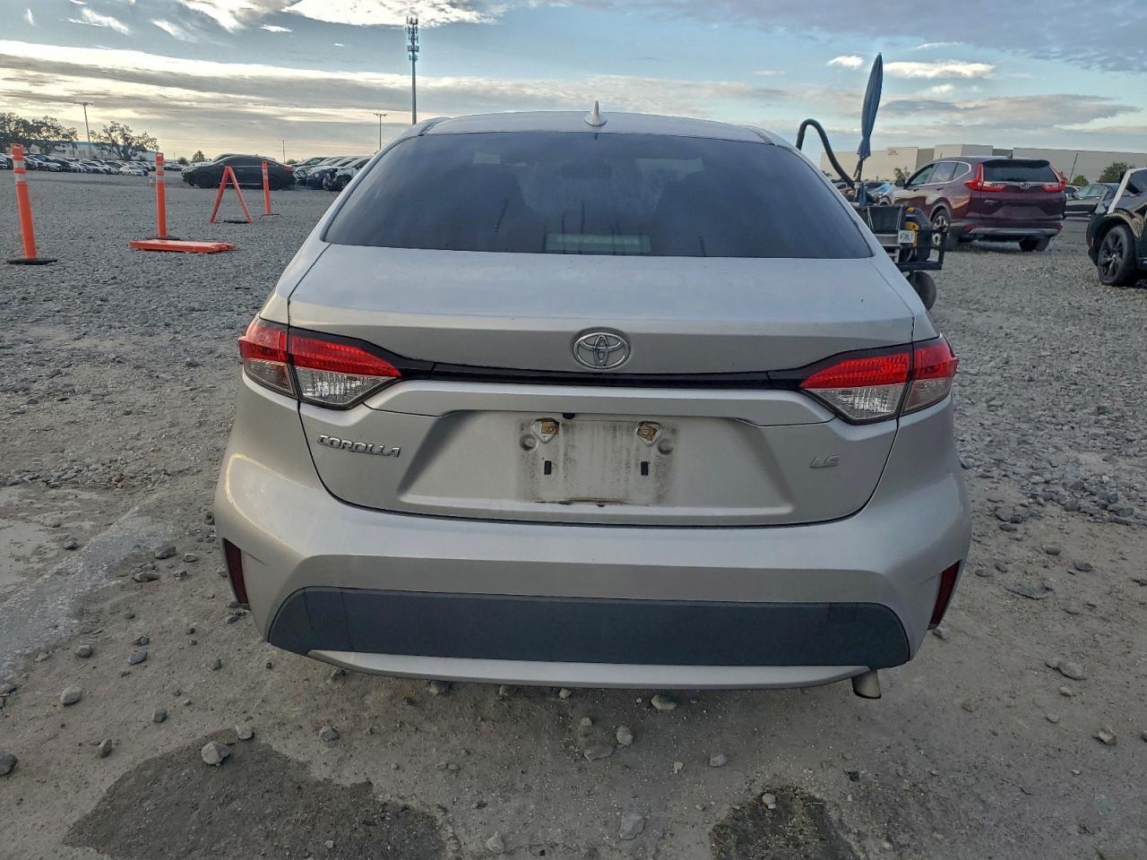 2021 Toyota Corolla Le - Фото 6