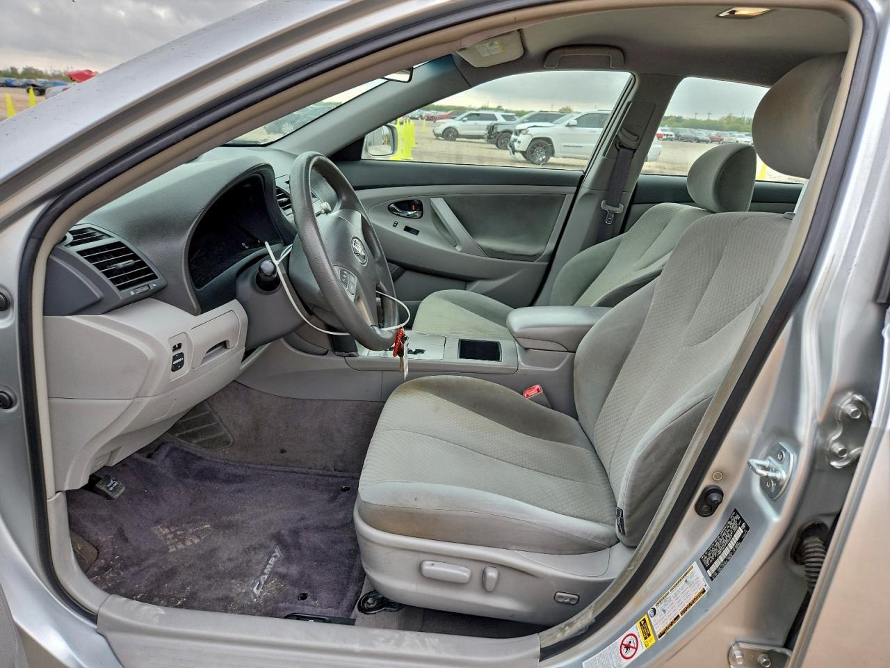 2007 Toyota Camry Le - Image 7