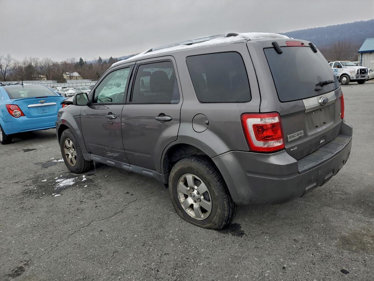 2012 Ford Escape Lim - Image 2