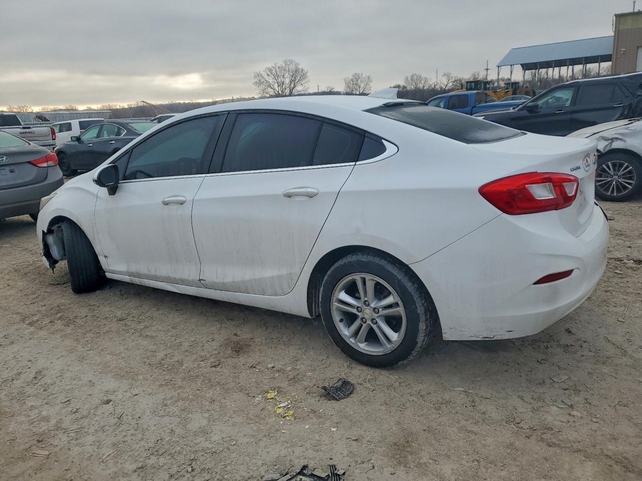 2017 Chevrolet Cruze Lt - Фото 2