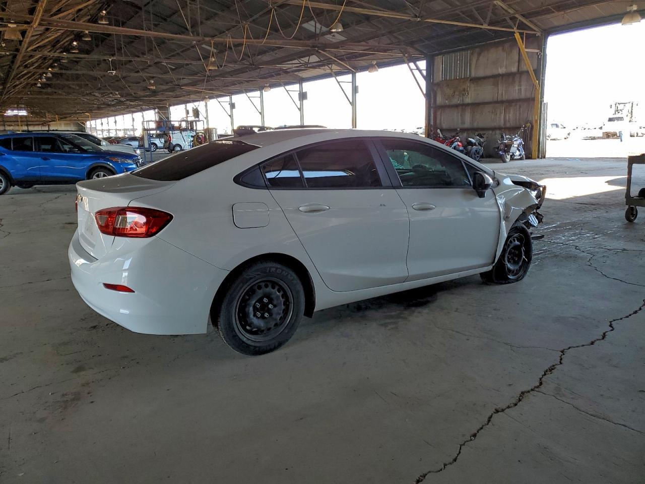 2018 Chevrolet Cruze Ls - Image 3