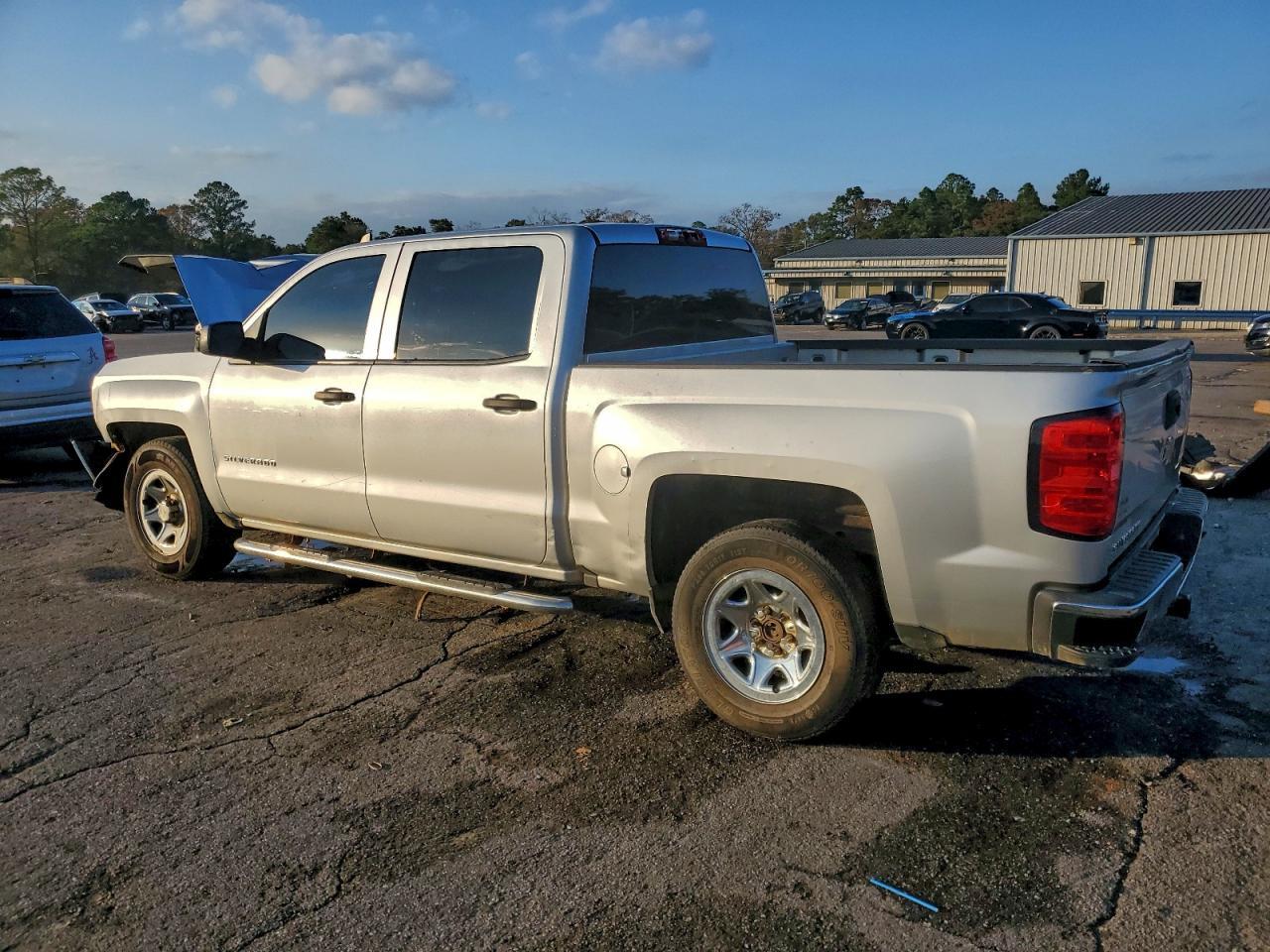 2017 Chevrolet Silverado C1500 - Фото 2
