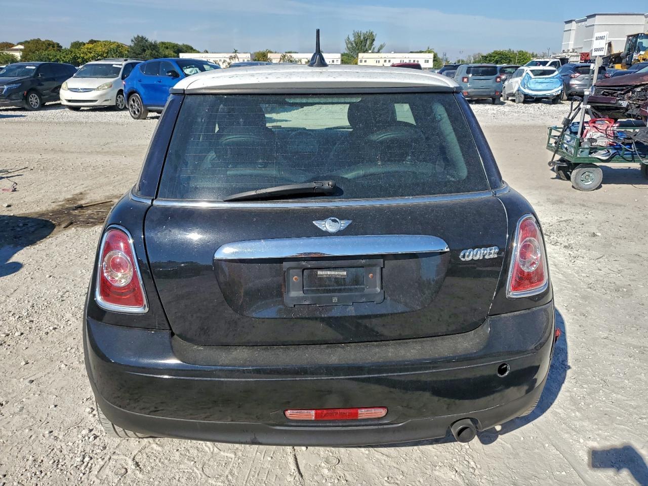 2013 Mini Cooper - Image 6