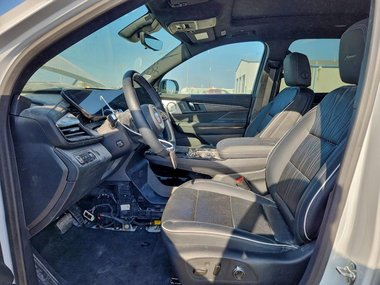 2025 Buick Enclave Avenir - Image 7