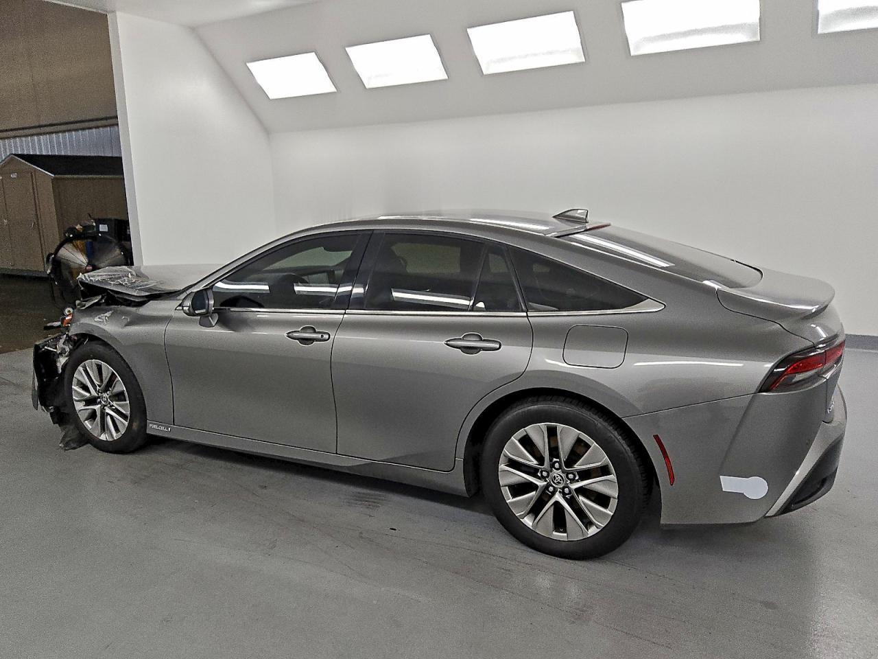 2022 Toyota Mirai Le - Фото 2