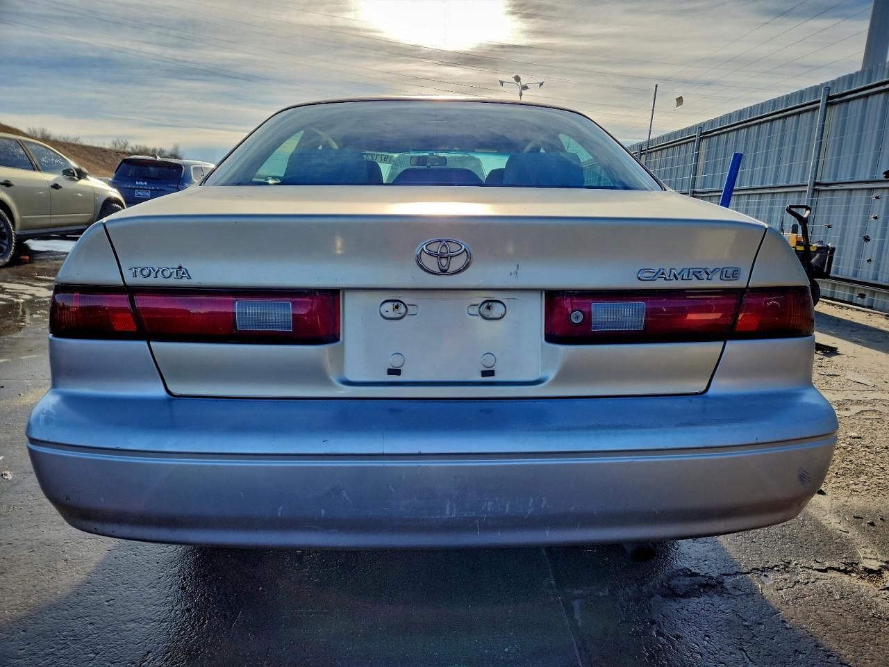 1997 Toyota Camry Le - Image 6