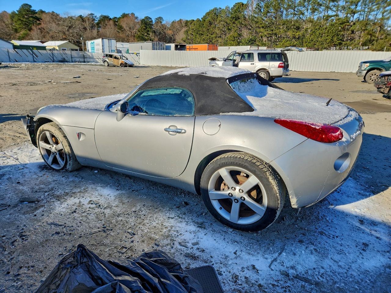2008 Pontiac Solstice - Image 2