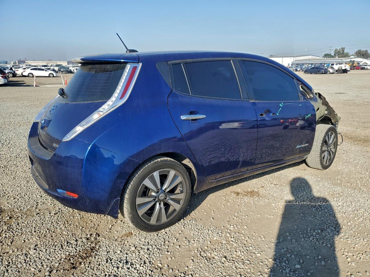 2017 Nissan Leaf S - Фото 3