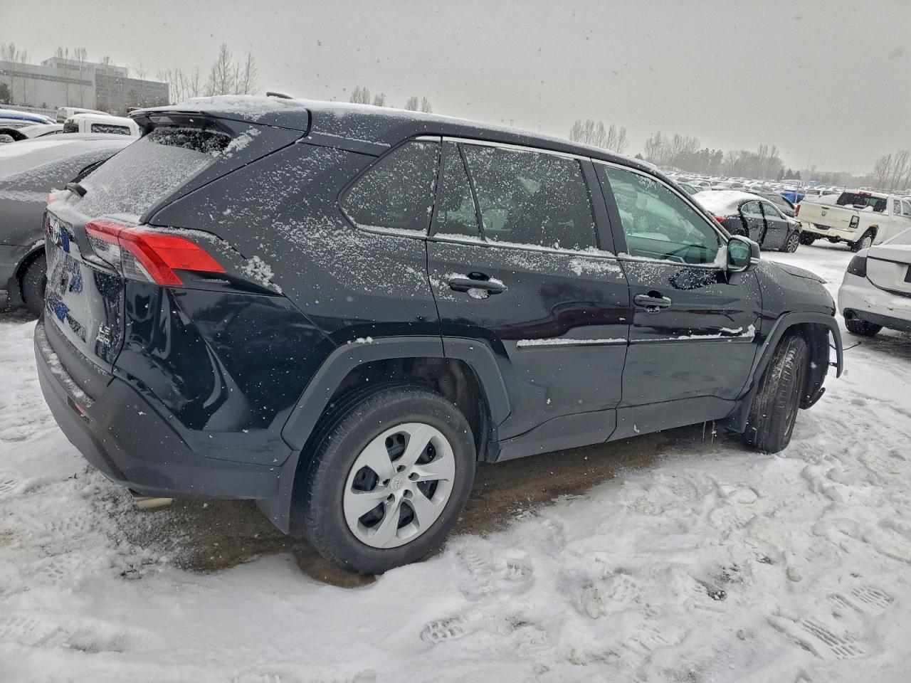 2023 Toyota Rav4 Le - Image 3
