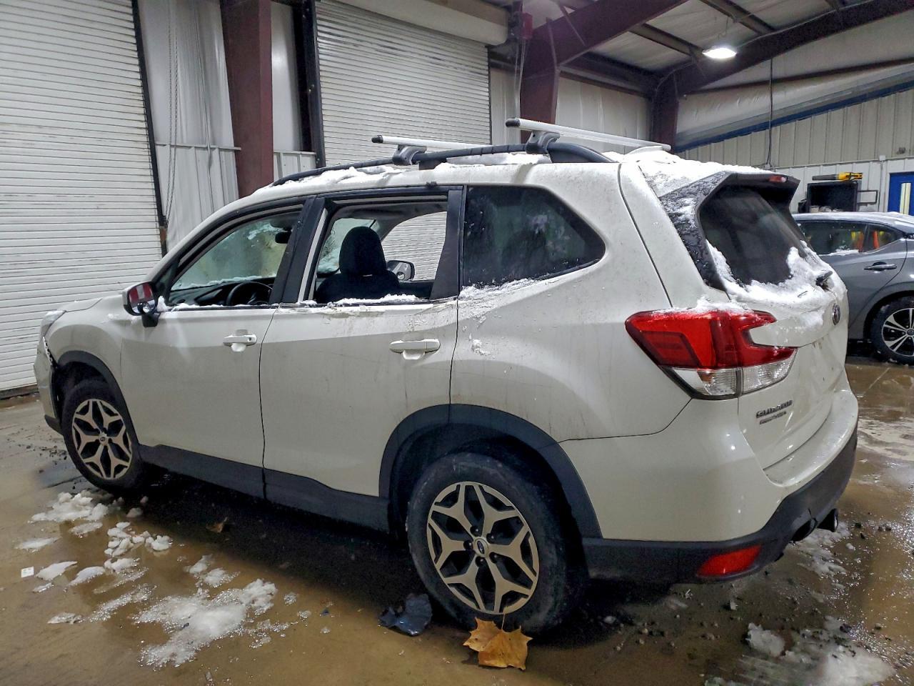 2020 Subaru Forester Premium - Image 2