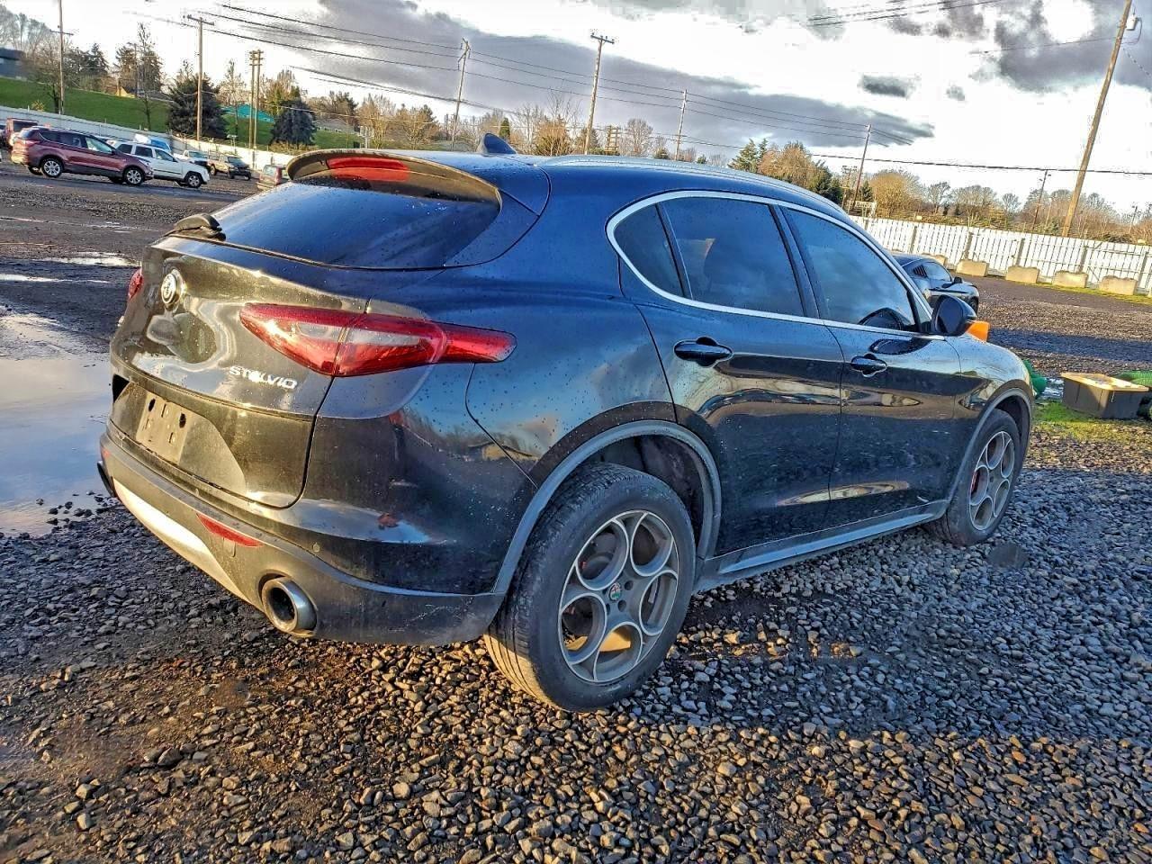 2018 Alfa Romeo Stelvio - Image 3