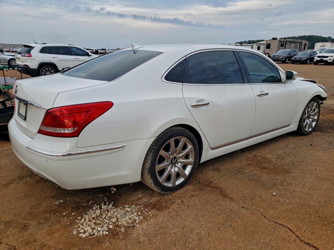 2013 Hyundai Equus Signature - Фото 3