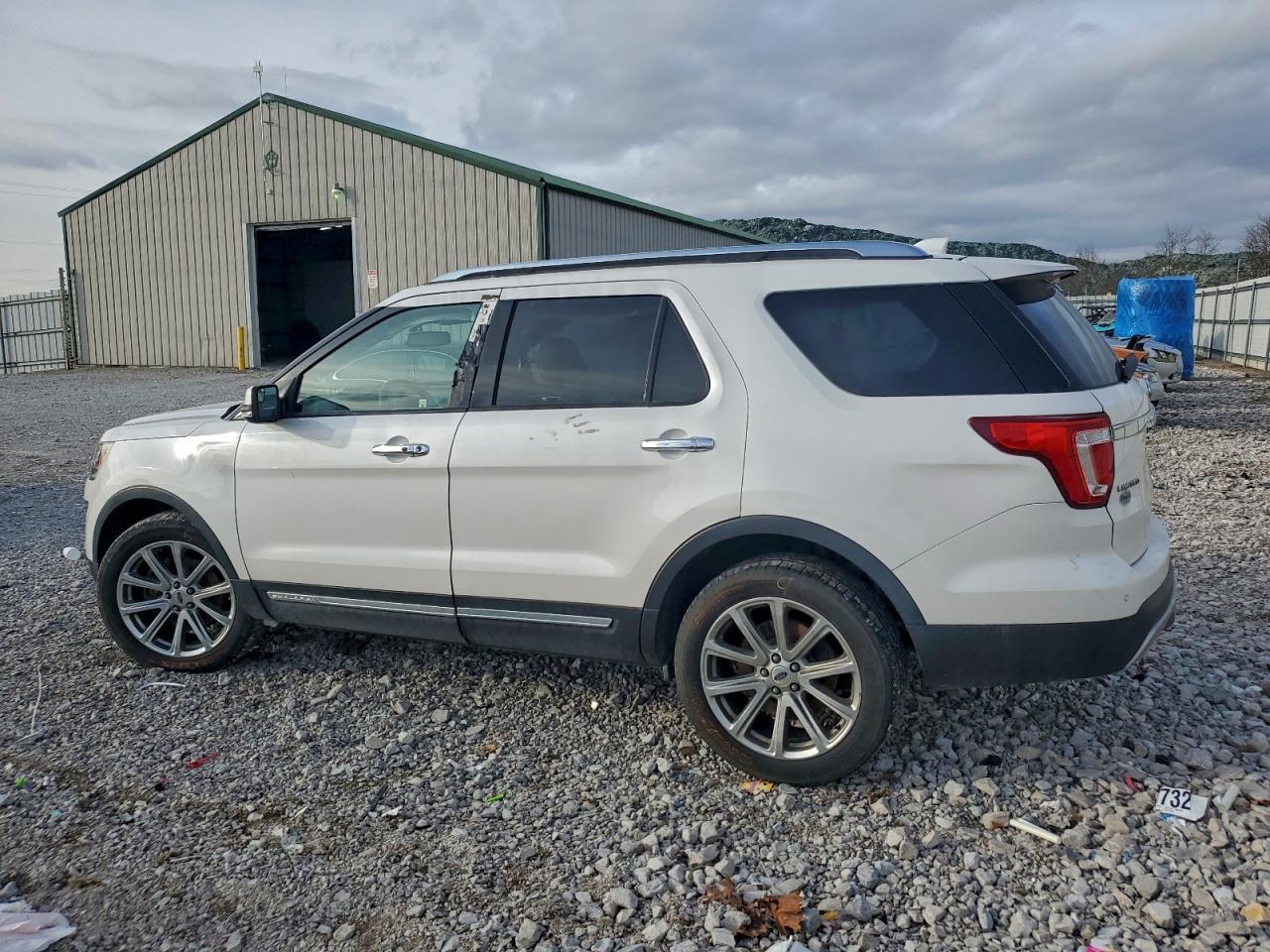 2017 Ford Explorer Limited - Image 2