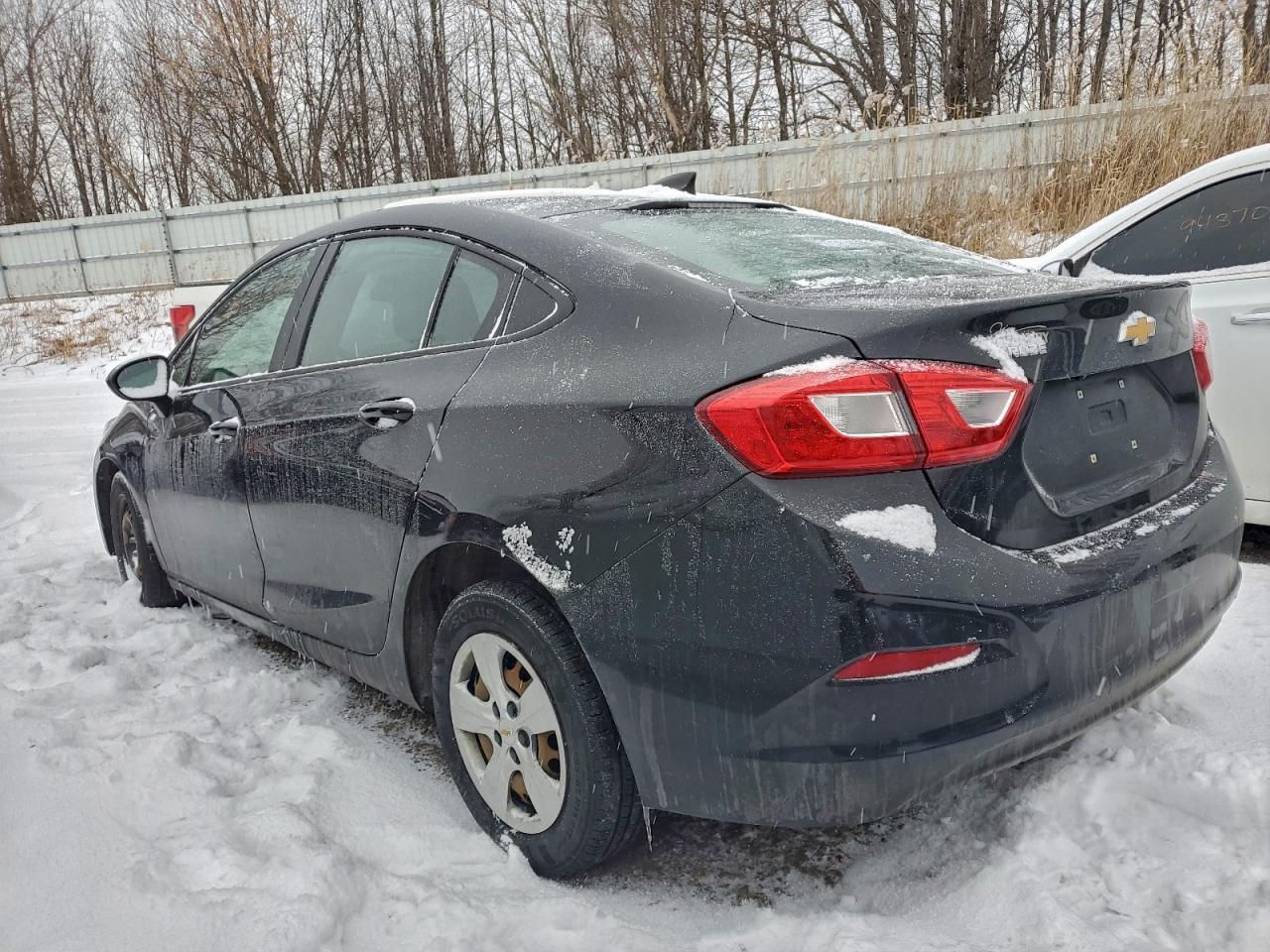 2018 Chevrolet Cruze Ls - Фото 2