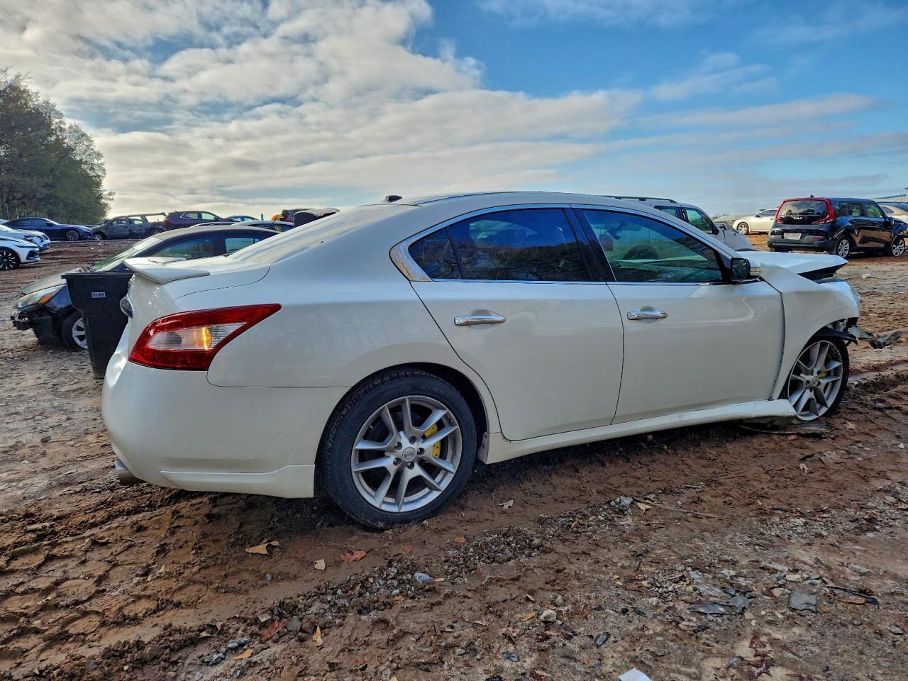 2011 Nissan Maxima S - Image 3