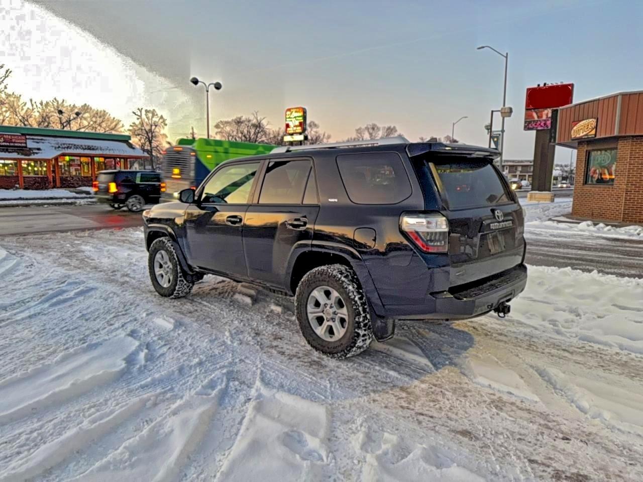 2017 Toyota 4Runner Sr5/Sr5 Premium - Фото 3
