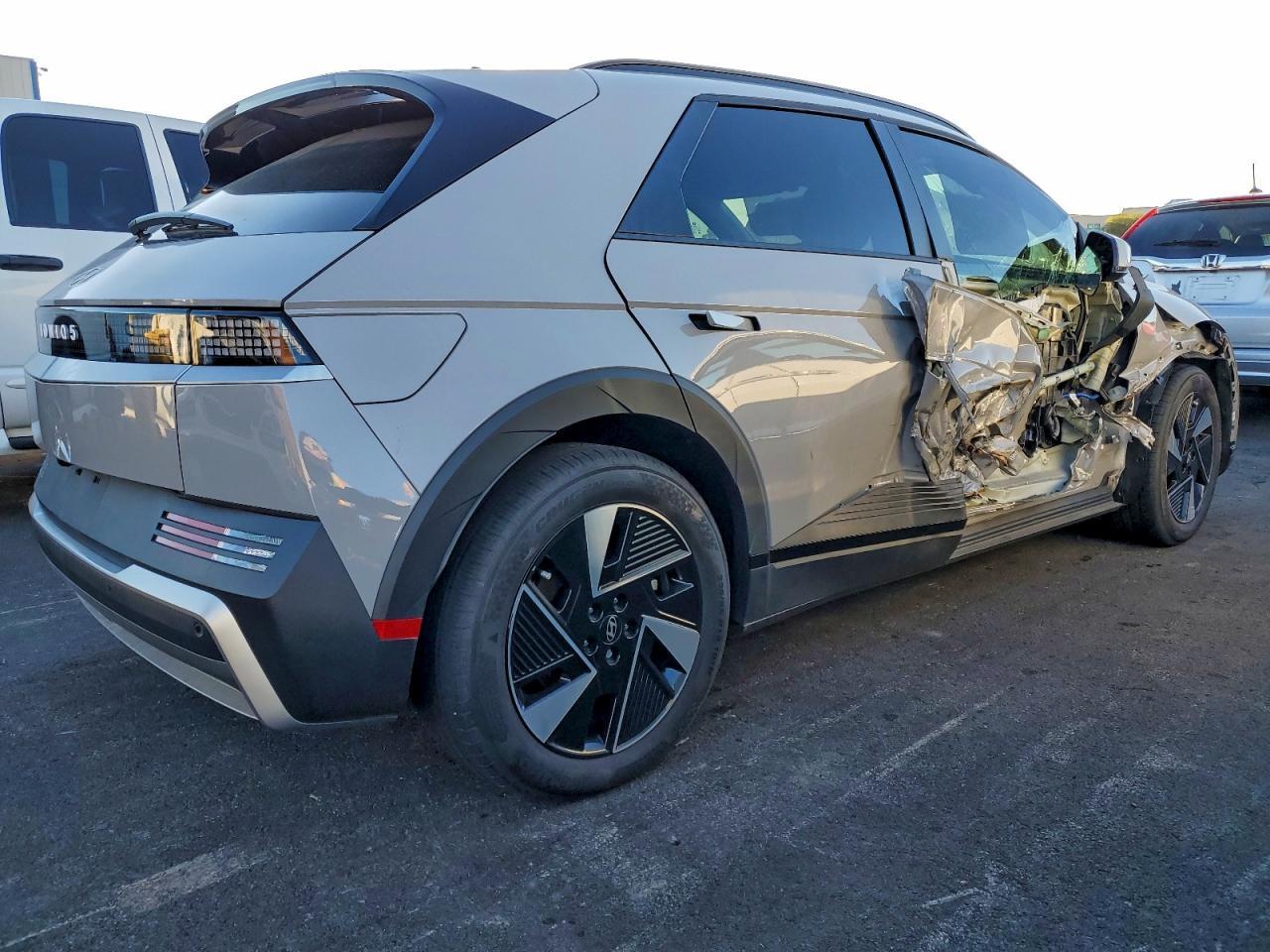 2025 Hyundai Ioniq 5 Sel - Image 3