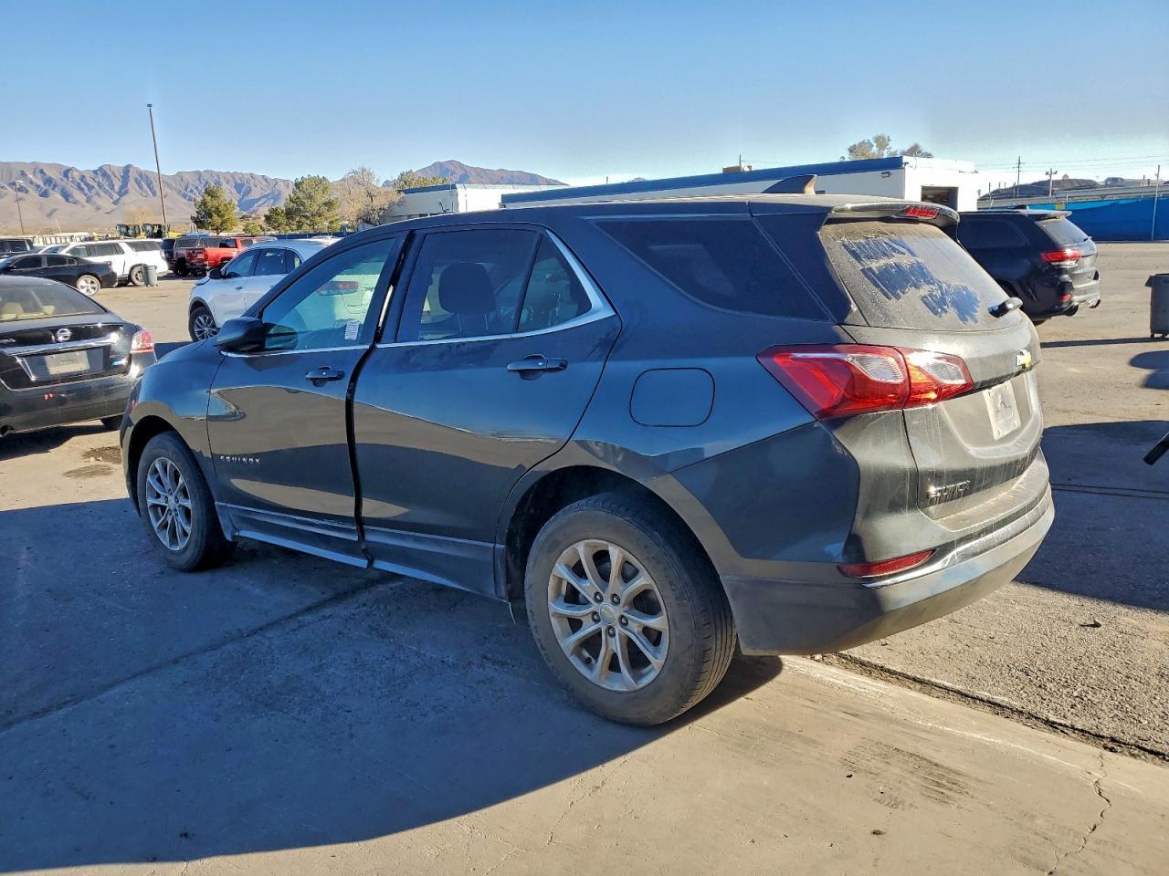 2019 Chevrolet Equinox Lt - Image 2