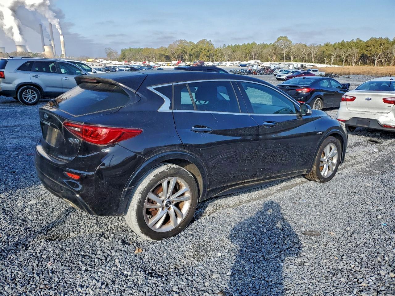 2017 Infiniti Qx30 Base - Image 3