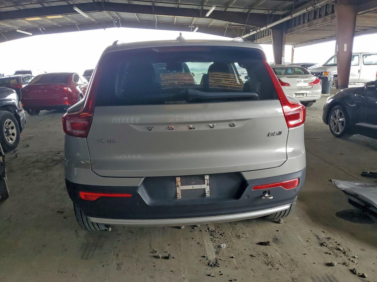 2024 Volvo Xc40 Core - Image 6