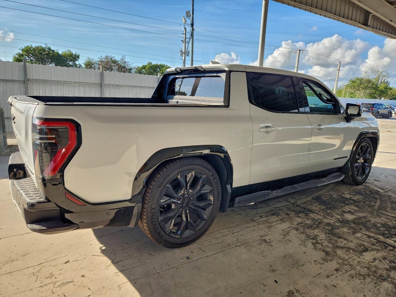 2025 GMC Sierra Denali - Image 3