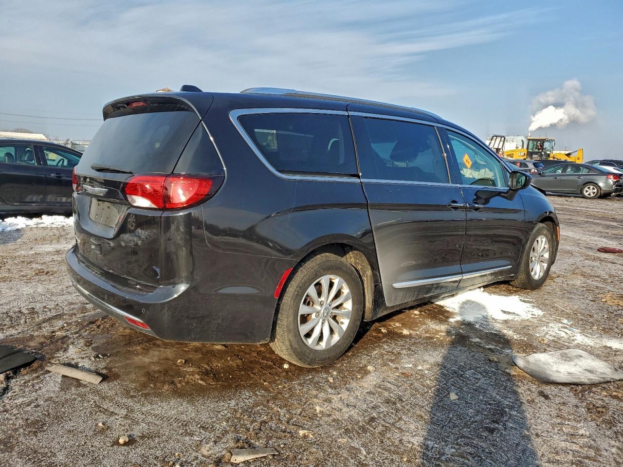 2019 Chrysler Pacifica Touring L - Image 3