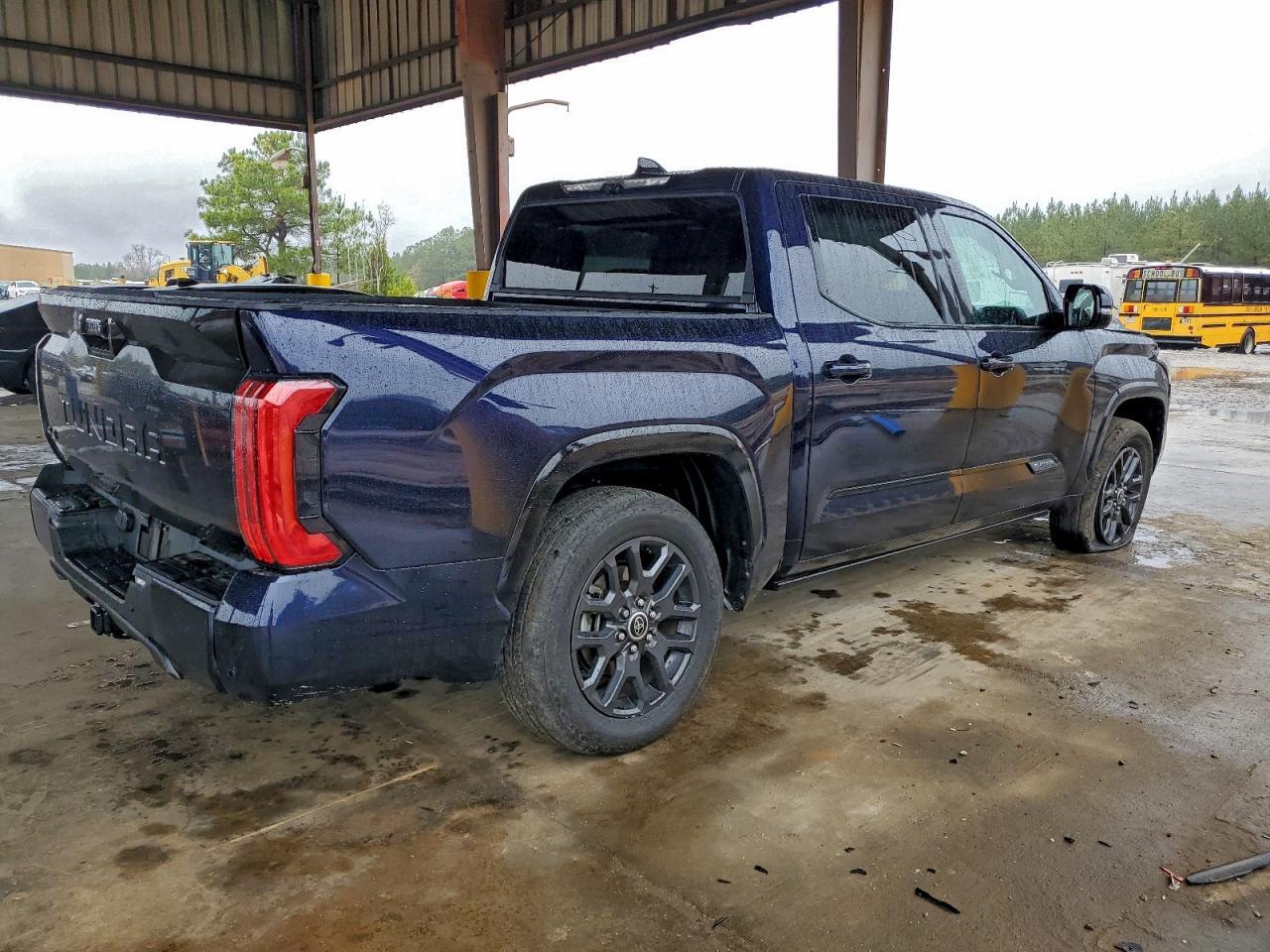 2023 Toyota Tundra Crewmax Platinum - Фото 3