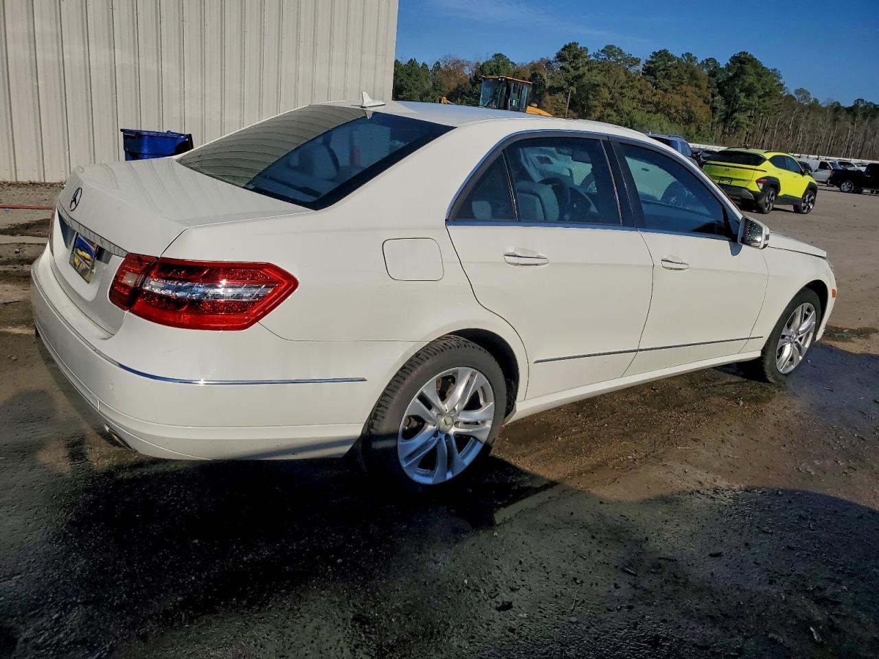 2010 Mercedes-Benz E 350 - Фото 3