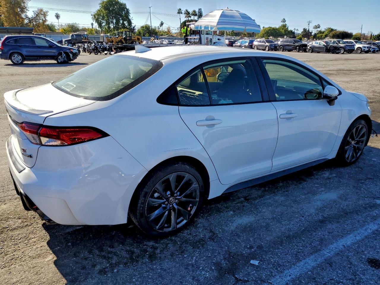 2024 Toyota Corolla Le - Фото 3