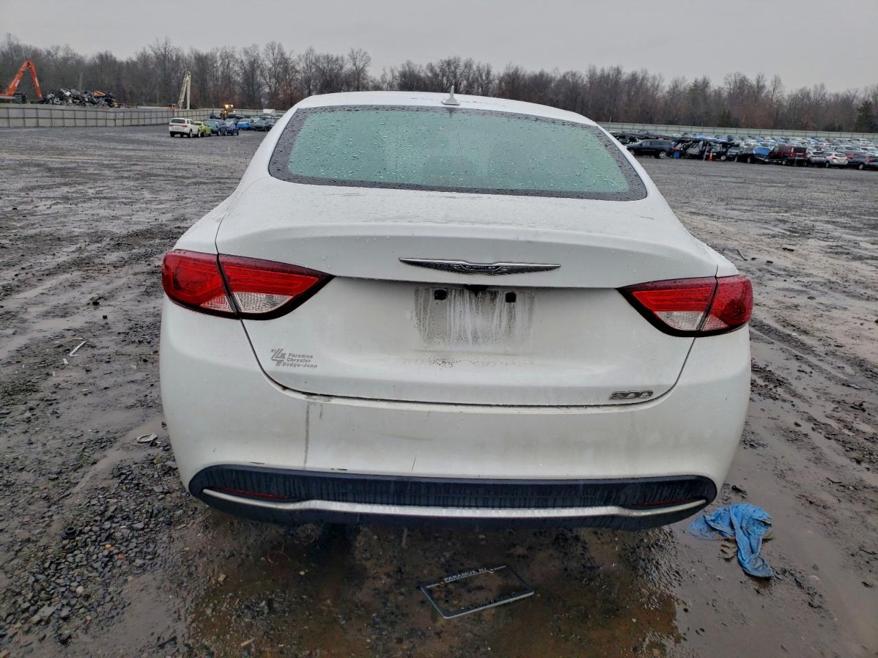 2016 Chrysler 200 Limited - Image 6