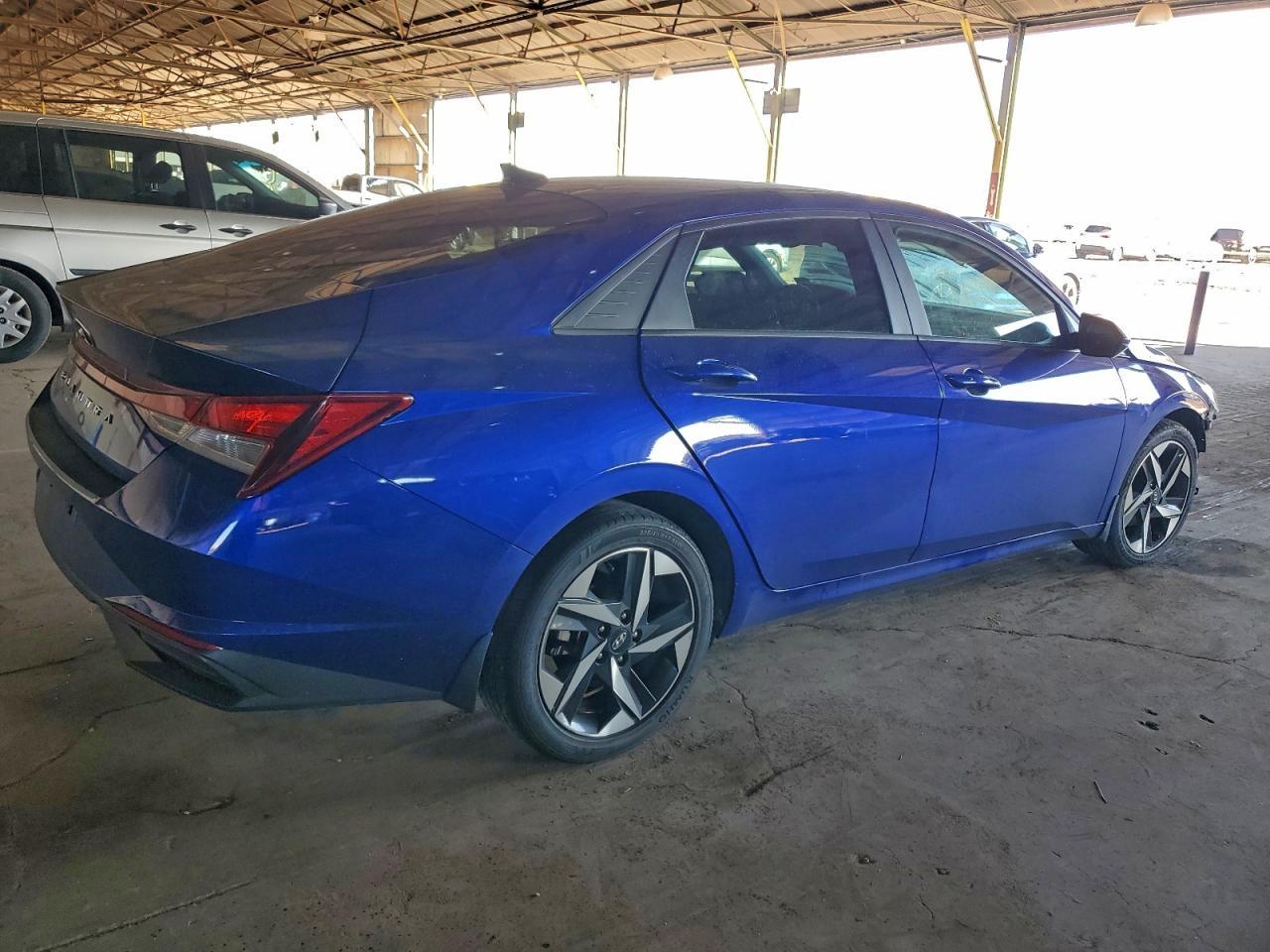 2023 Hyundai Elantra Sel - Фото 3